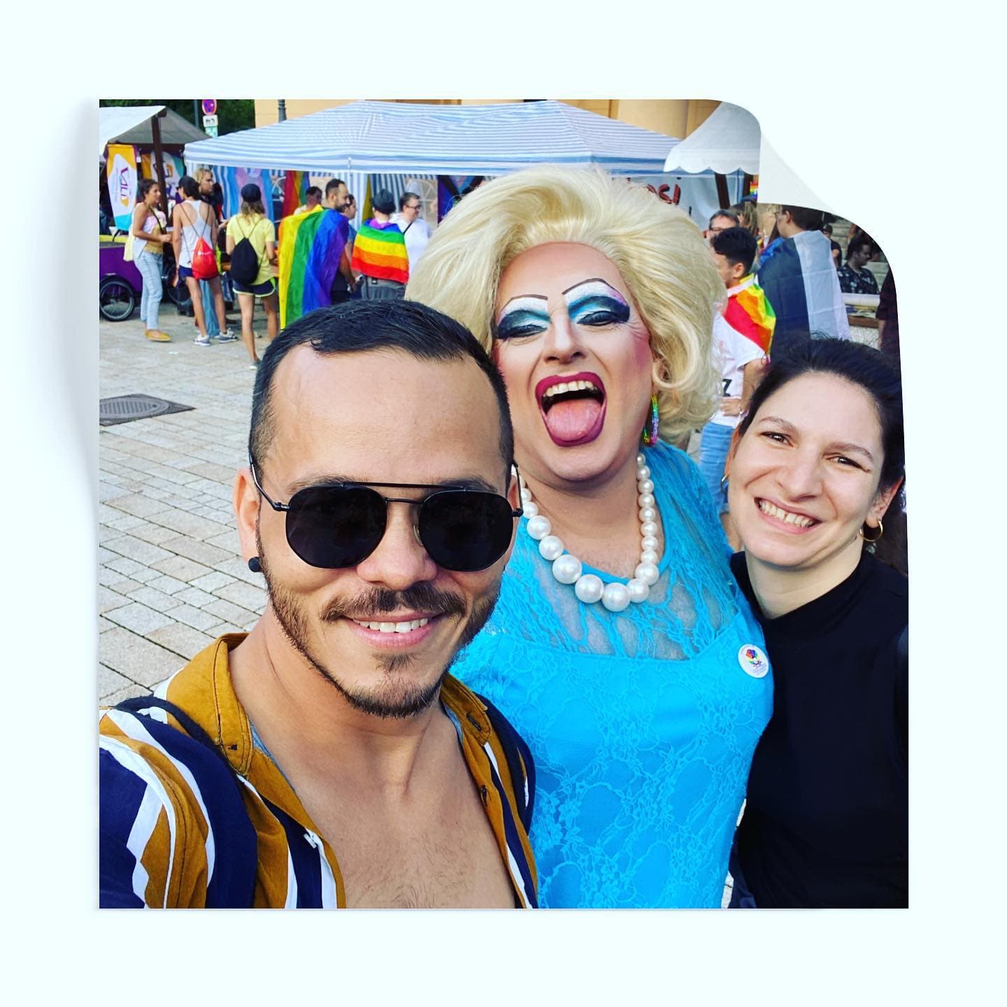 FRIEND'S BAR auf Instagram